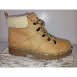 CLIFFS by White Mountain, Sabine, Camel Tan Laced Up Ankle Boots, Woman Size 9M